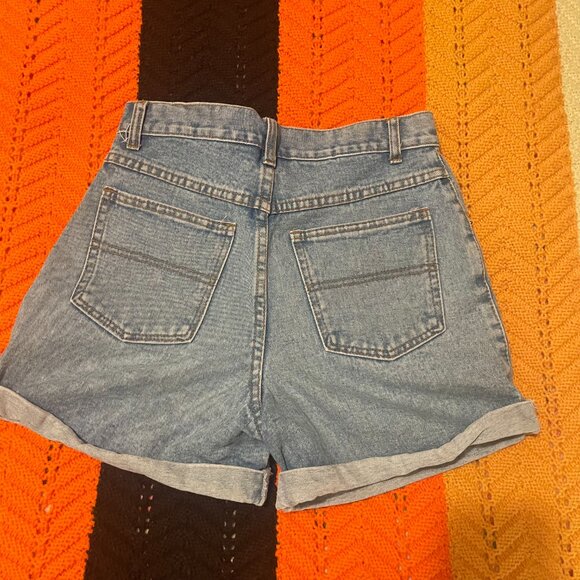 90s Road Runner Lightwash high waisted 100% cotton denim jean shorts! - Picture 12 of 12